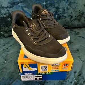 Bob's Skechers Memory Foam Women's Slip Ins - Size 9